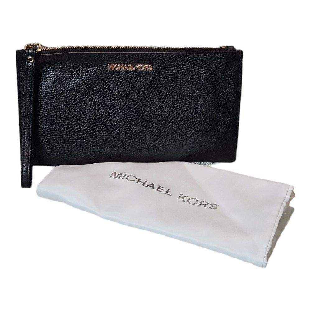 Michael Kors Womens Black Leather Zip Top Closure Clutch NWOT
